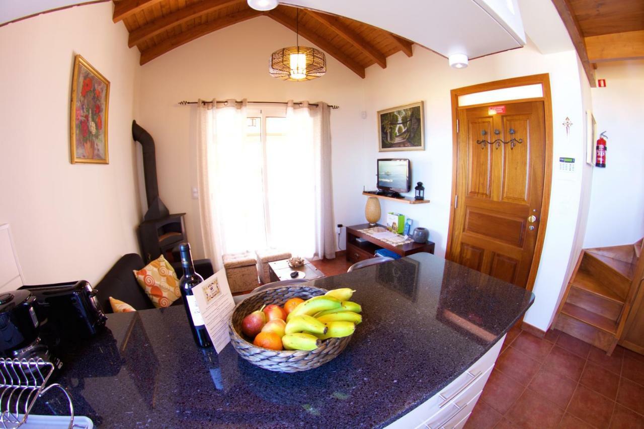 Casa Da Rainha Bungallow Estreito Da Calheta Exteriör bild